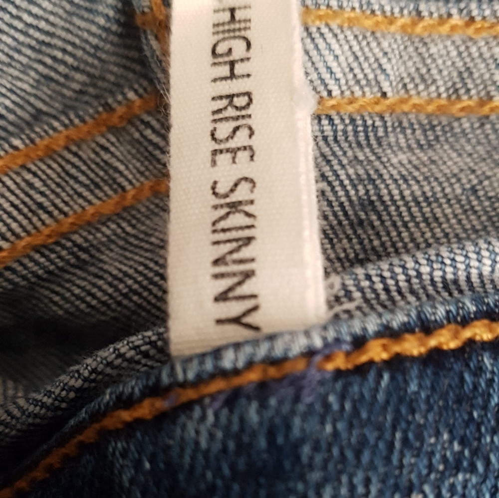 rag & bone- Distressed High Rise, Skinny Jeans - Picture 9 of 10